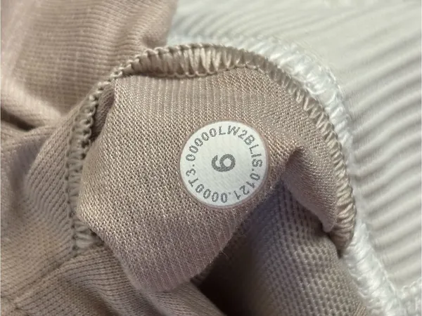 Lululemon Energy Longline Bra Vapor size 6 - Image 4