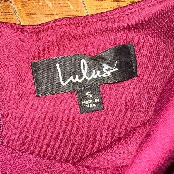 Lulu’s All She Wants burgundy S bodycon bell sleeve dress - Image 4