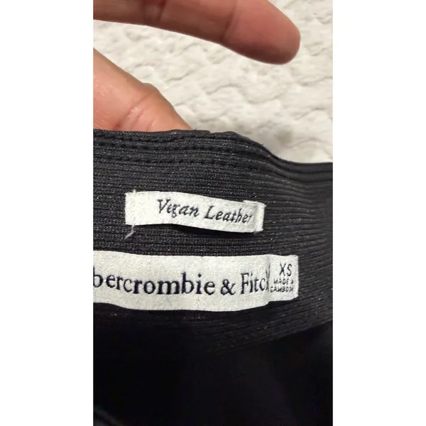 Abercrombie & Fitch Womens Black Vegan Leather High Rise Side Zip Leggings XS - Image 4