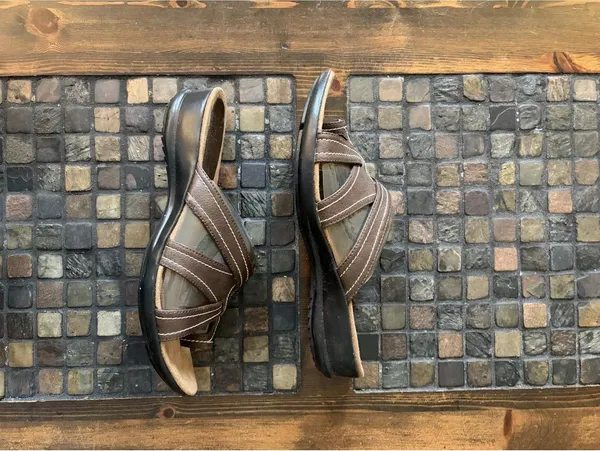 Vintage Y2K Cabin Creek Kevin Brown Strappy Sandals size 10 - Image 7