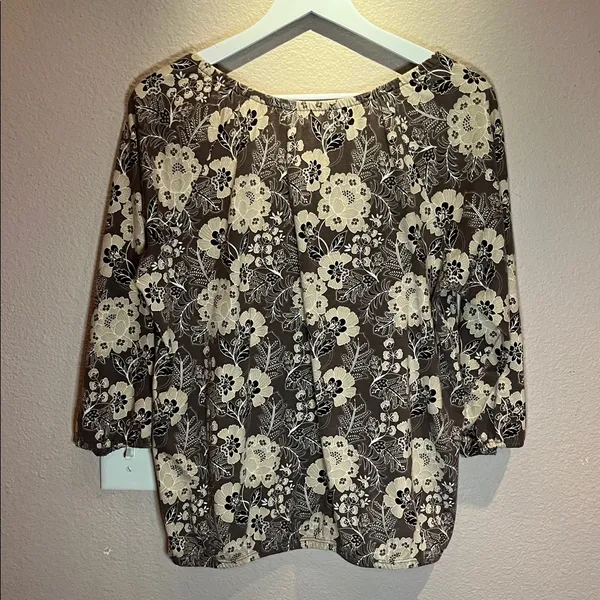 St. John’s Bay Women’s Knit Blouse Peasant Style Neutral Floral Size Large - Image 8