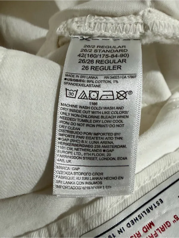 GAP White Rolled-Hem Denim Shorts - Image 4