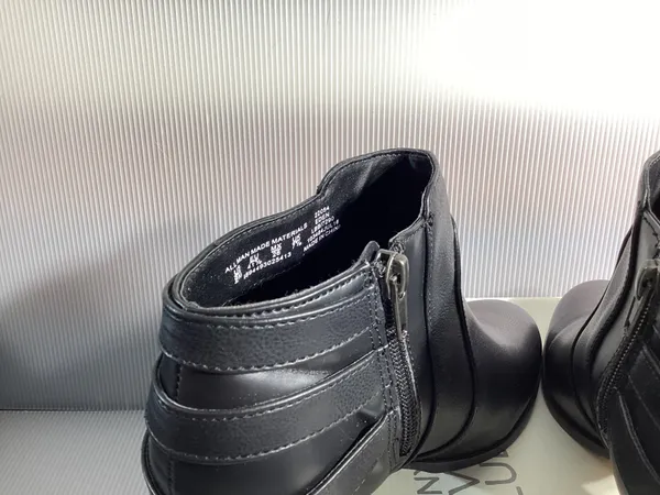 Eden Black Boots Size 9 - Image 7