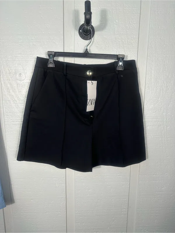 Zara Women’s Black Shorts Size XL NWT - Image 2