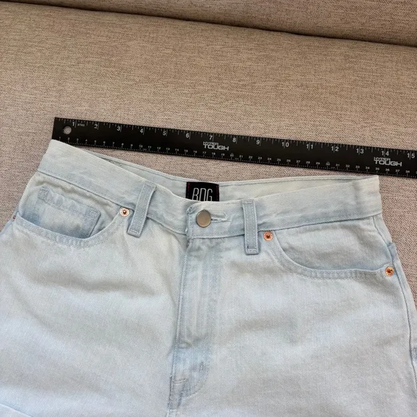 BDG Mom High Rise Denim Shorts Size 28 Light Wash Rolled Cuff Urban Outfitters - Image 7