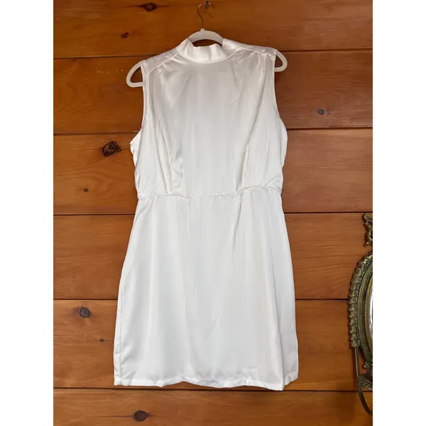 NWT Lulus Classic Elegance White Satin Sleeveless Mock Neck Mini Dress Size M - Image 4