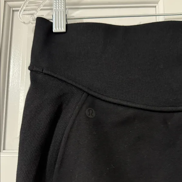 Lululemon Scuba High-Rise Mini Women's Black Skirt size M - Image 9