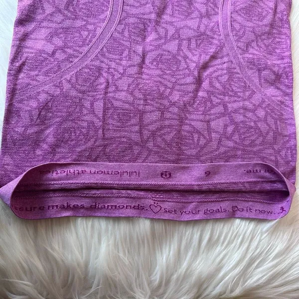 Lululemon Swiftly Tech Short Sleeve Crew Heathered Regal Plum Size 6 - Image 7