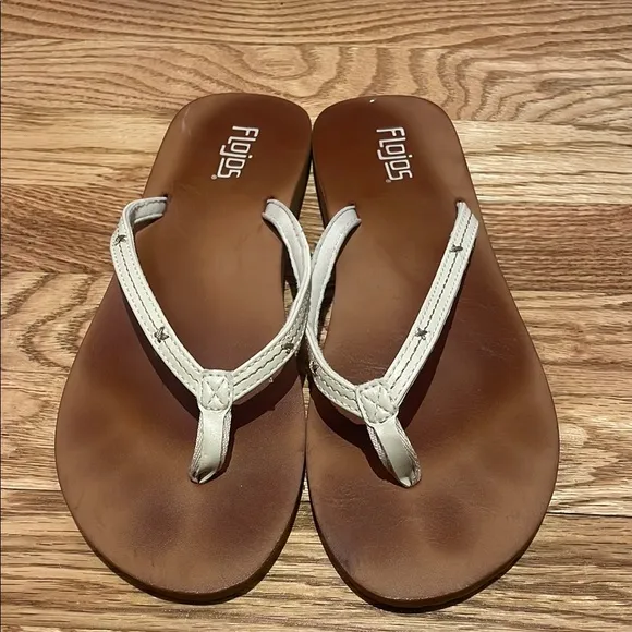 Flojos Tan Sandals Classic Comfort - Image 2