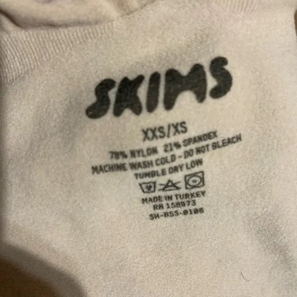 SKIMS Sculpting Mid-Thigh Bodysuit XS - Image 6