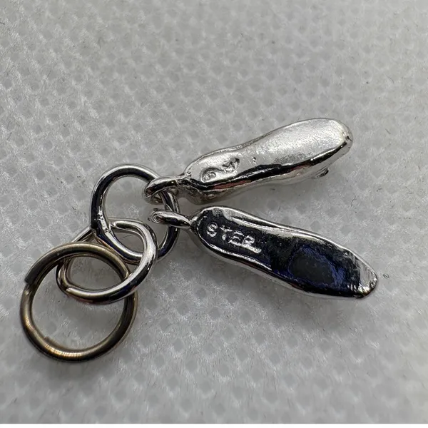 Sterling Silver Ballet Slippers Charm Vintage Pair of‎ Shoes Pendant 1.28g - Image 4