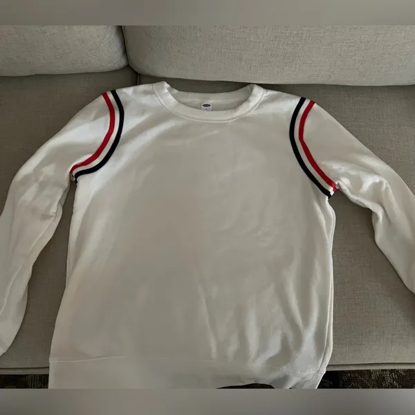 Old Navy Retro Sweatshirt- new without tags - Image 2