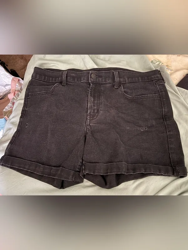 Old Navy Black Women's Denim Shorts - Image 2