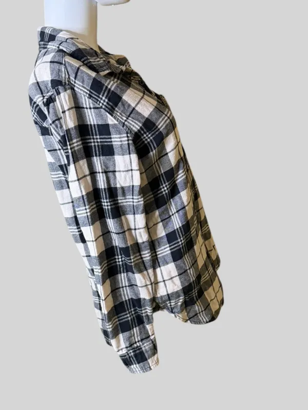 GAP Black and White Plaid Button-Down Shirt - Image 4