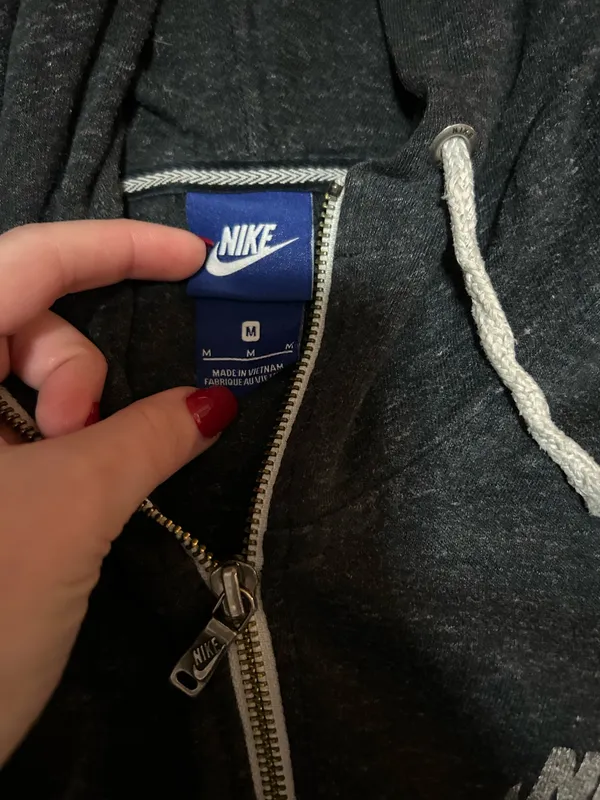 Medium Nike thin zip up  - Image 2
