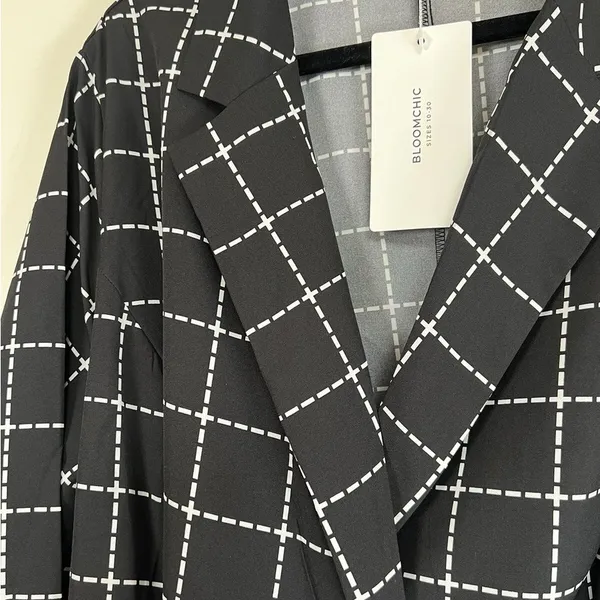 Bloomchic NWT Black White Wrap Dress Women Size‎ 18-20 - Image 2
