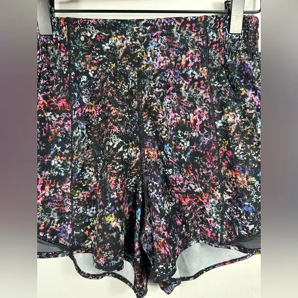 Lululemon‎ Hotty Hot HR Lined Shorts 4” Floral Spray Multi Black Size 4 - Image 6