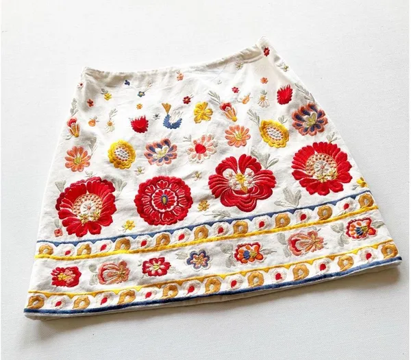TOPSHOP Embroidered Floral Mini Pencil Skirt - Image 3