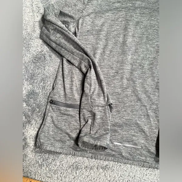 Nike running dri-fit long sleeve gray shirt small - Image 12