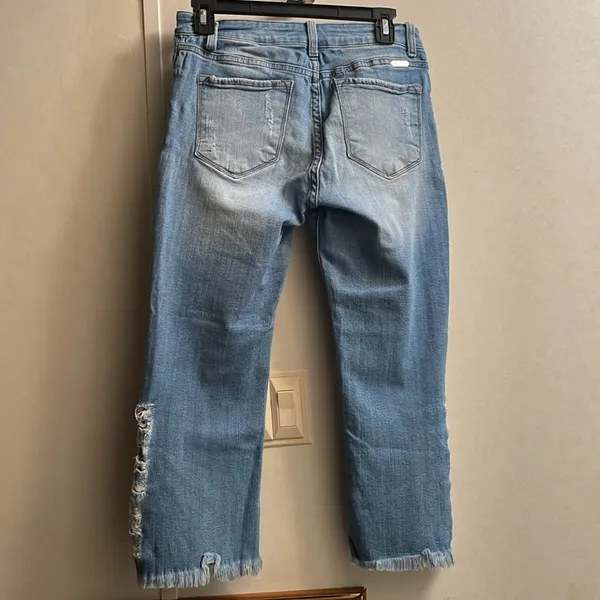 Women’s size 5/26 KANCAN fair used condition. stretchy distressed & stonewashed. - Image 2