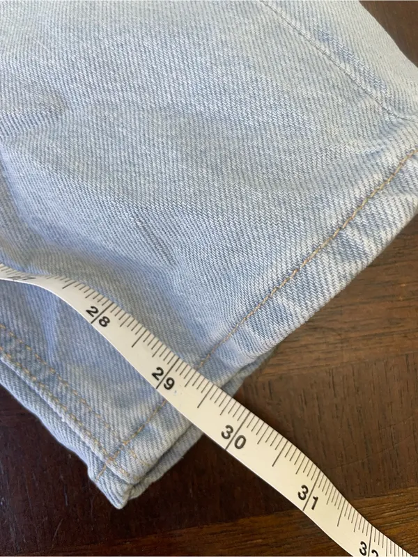 American Eagle 90s Skinny Jeans Women’s Size 12 Light Wash Distressed High Rise - Image 4