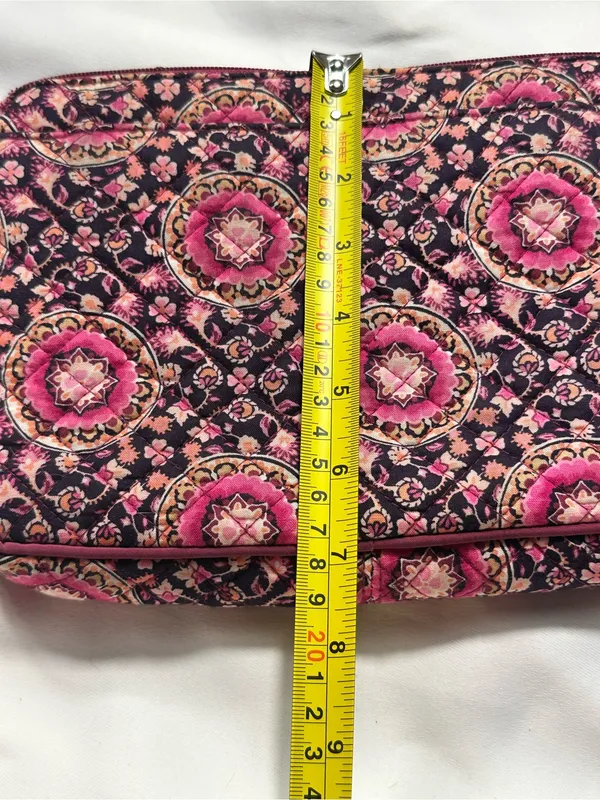 D6. Vera Bradley Pink Medallion Crossbody Bag - Image 7