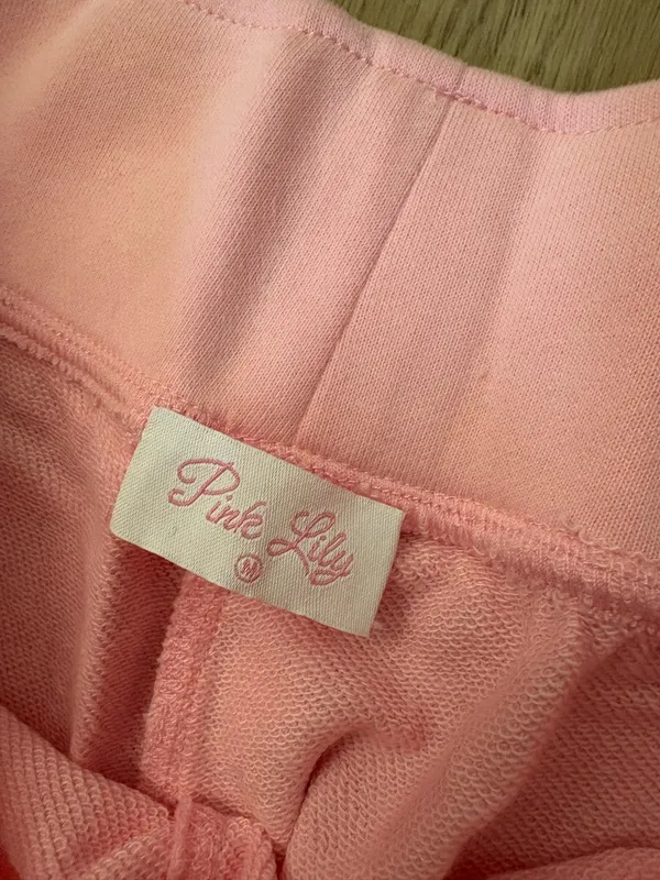 Pink lily light pink flares - Image 2