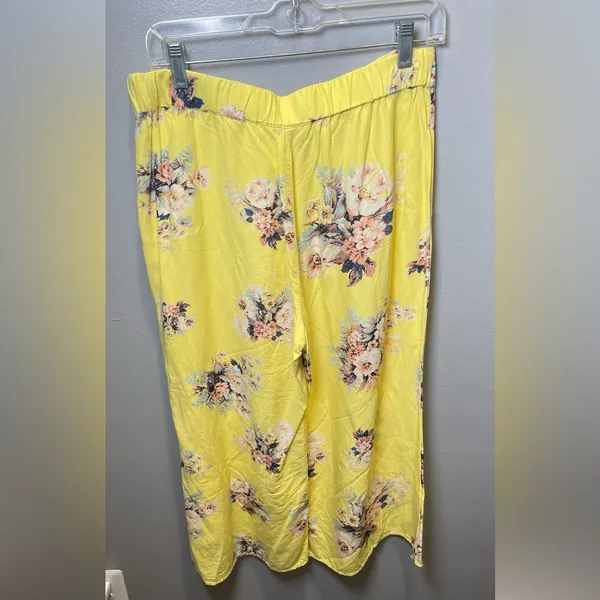 Anthropologie Feather Bone‎ Women's Talese Pants Crop Flare Floral Size 8P - Image 6