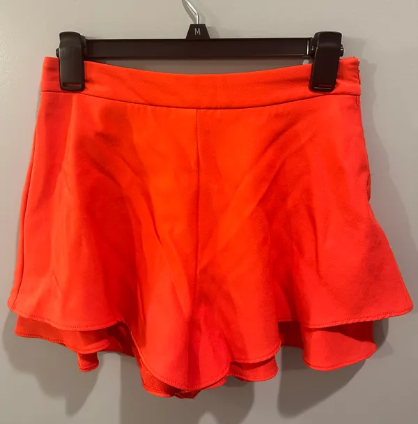 Tailored Ruffle Shorts - Image 3