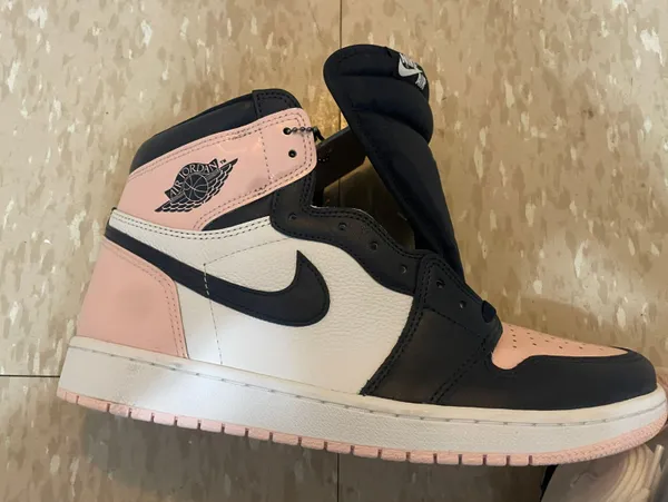 Nike Wmns Air Jordan 1 Retro High OG SE 'Bubble Gum' - Size 11 brand new will come in a replacement box - Image 6