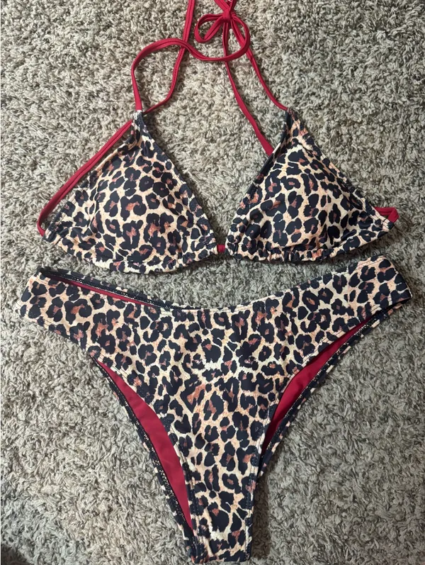 Bikini  - Image 2