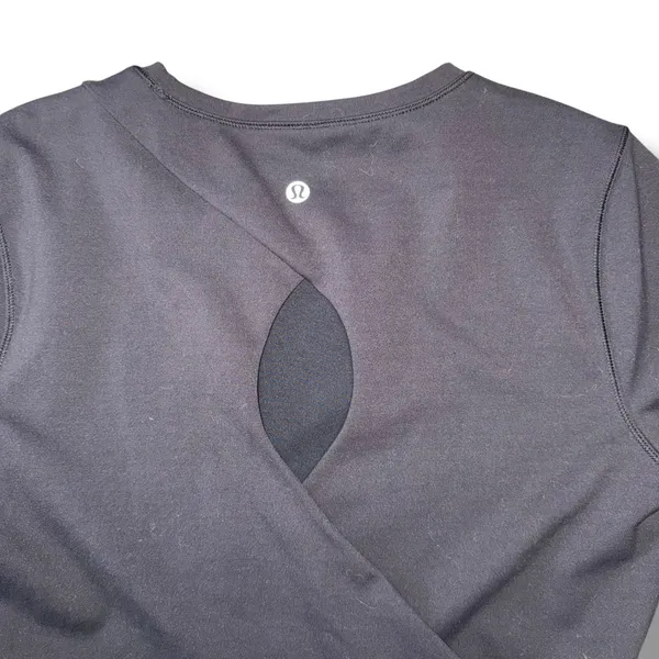 Lululemon Black Long Sleeve‎ Cropped Workout Top Keyhole Back Athleisure Size M - Image 5