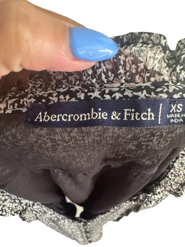 ABERCROMBIE & FITCH Black Floral Long Sleeve Top Size XS - Image 5