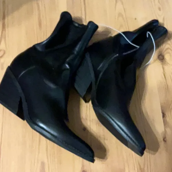 A New Day Black Leather Ankle Boots with Block Heel - Women's Sz 8 - Image 2