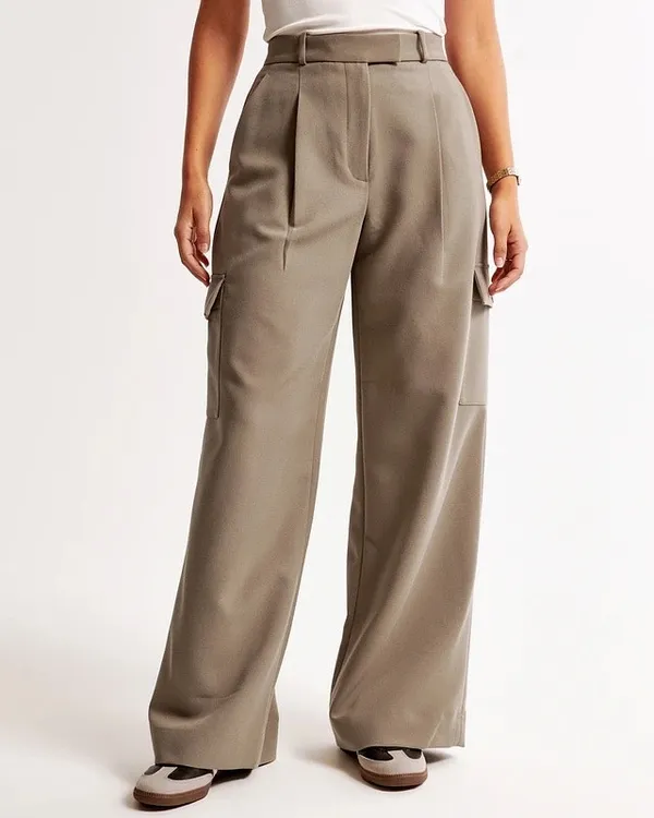 [Abercrombie & Fitch] Harper Tailored Ultra Wide Leg Cargo Pants NWT Size 31/12L - Image 2