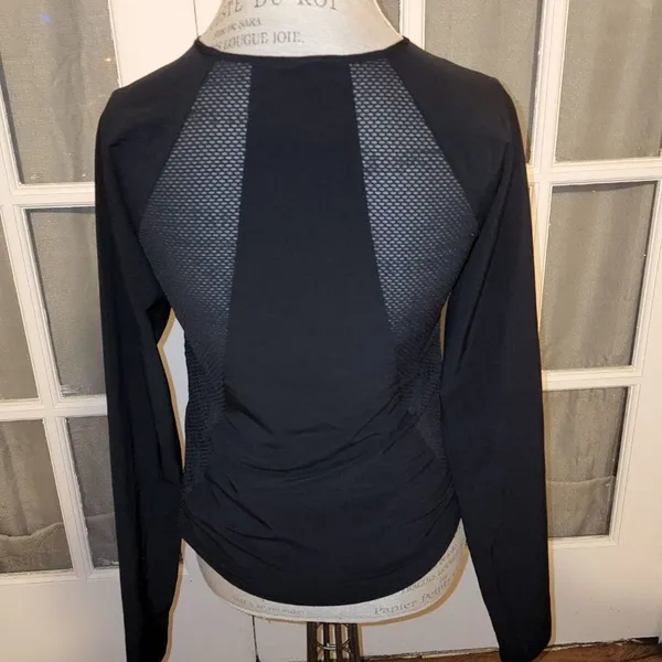 Athleta Womens‎ Black Long Sleeve Yosemite Top XS - Image 2
