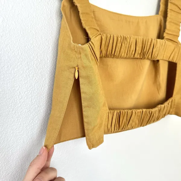 Lulus 100% Linen “Caught in Cannes" Mustard Cutout Cropped Tank Top Sz M Indie - Image 8
