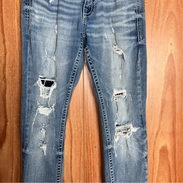 Woman’s‎ BKE Alec distressed blue jeans 28x30 pre-loved - Image 4