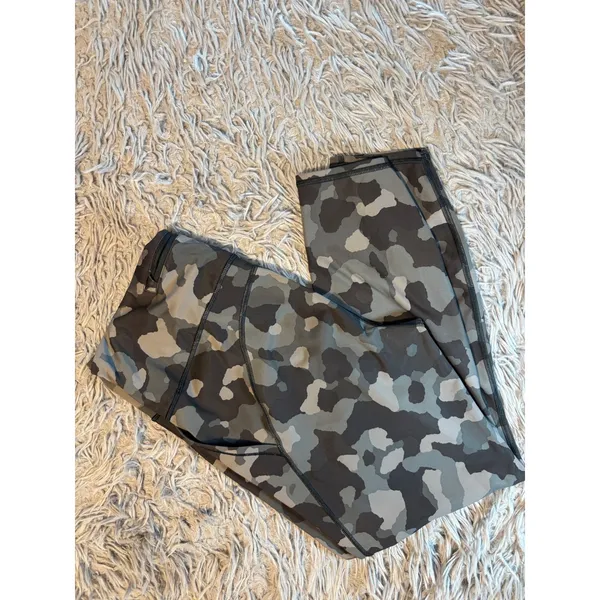 Athleta Lightning 7/8 Tight Camo Leggings Grey Olive Green Size L 487508 - Image 7