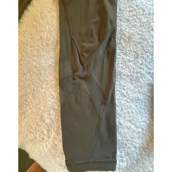 Lululemon Wunder Under Leggings Size 12 Sage Olive Green Sweat Wicking Stretch - Image 4
