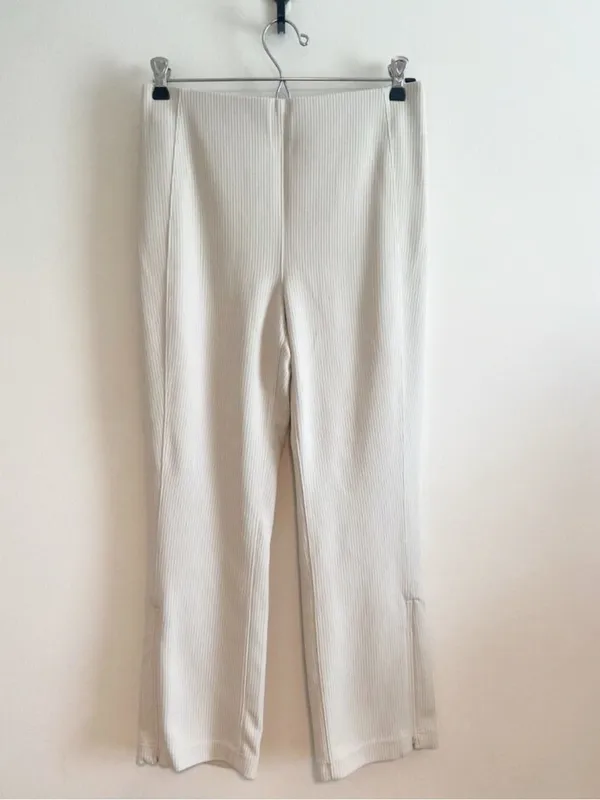 Lululemon Ribbed Softstreme Zip-Leg High-Rise Cropped Pants 25" in Bone Size 10 - Image 2