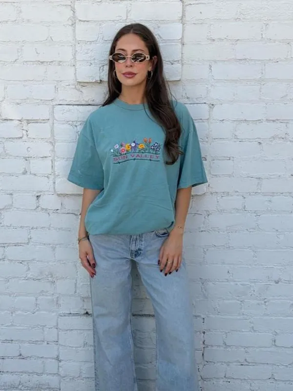 Vtg 90s blue cotton t-shirt with floral graphic sz XL #sunvalley #90s - Image 2