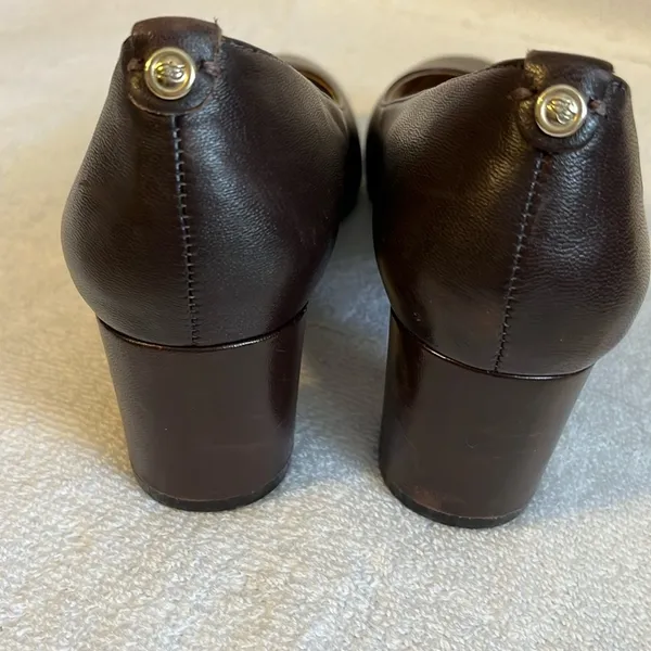 Nurture brya Size 7 1/2Brown leather Used A lil faded from the heels In pic - Image 4