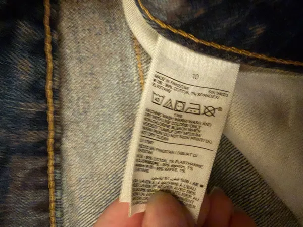 Old Navy Denim Shorts Women’s - Image 3