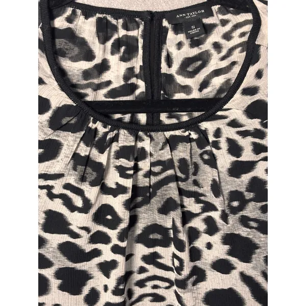 Ann Taylor Womens Silk Blouse S Grey Leopard Print Merino Wool Trim Mob Wife - Image 3