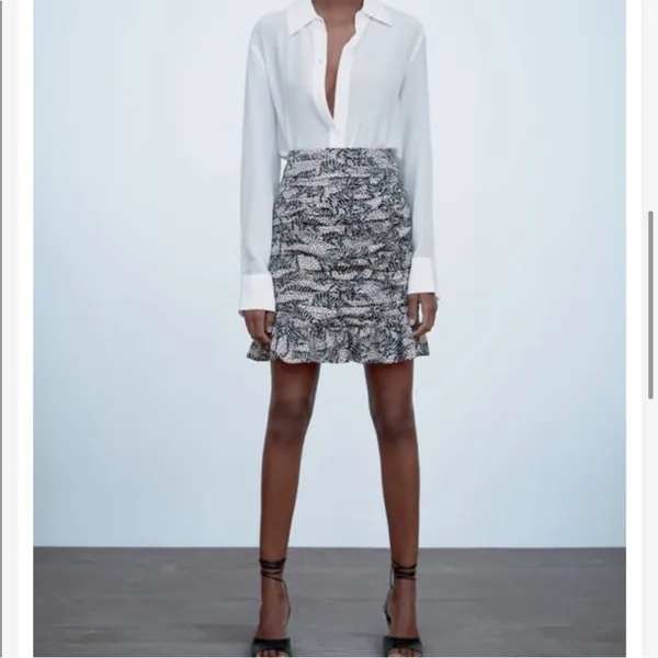 Zara ruffle mini skirt - Image 4