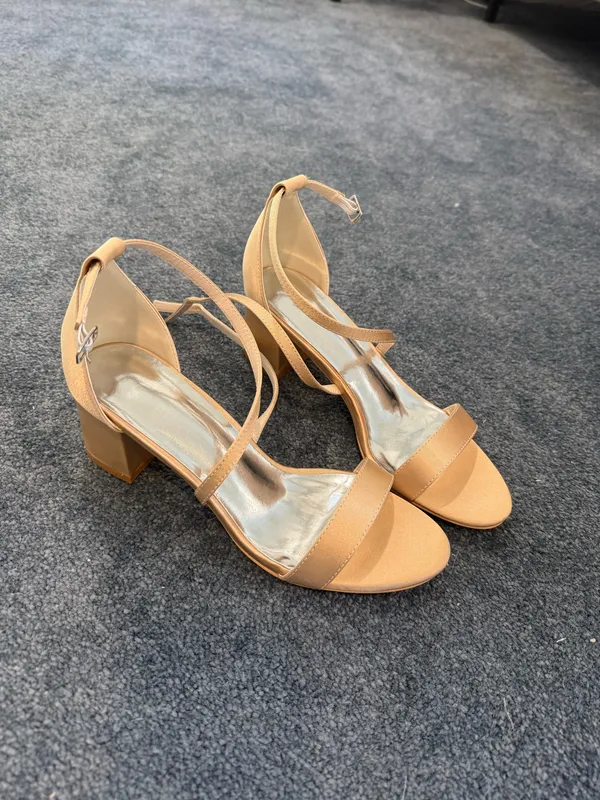 Gold Heels Size EU 38 - Image 2