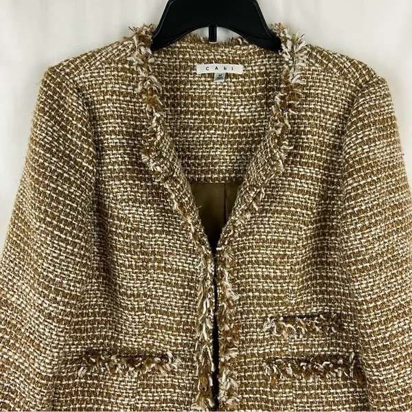 CAbi Tan Metallic Phoebe Tweed Boucle Frayed Edge Blazer Jacket Size Medium - Image 6
