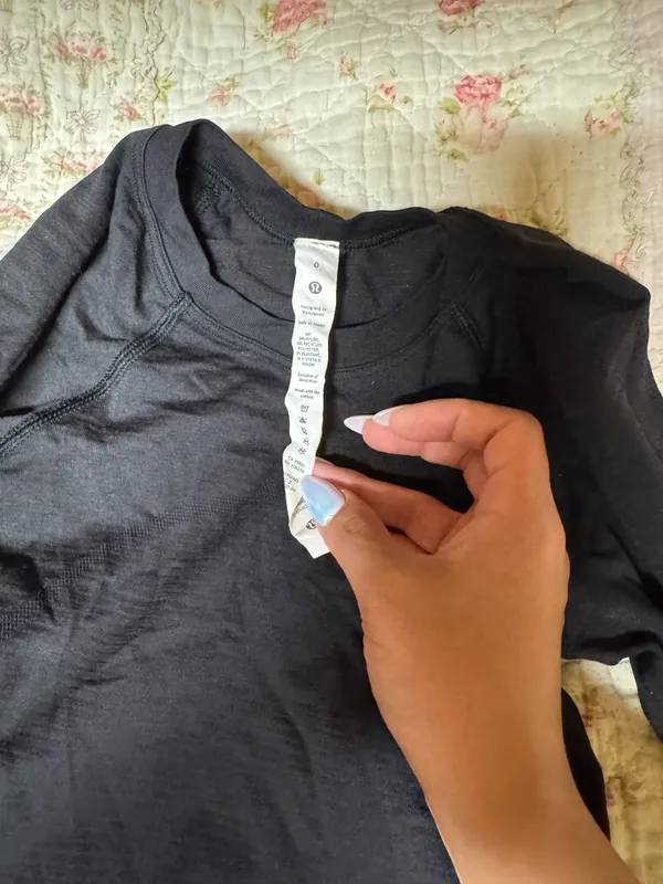 Lululemon Black Swiftly Tech Long Sleeve 2.0 cropped - Image 2