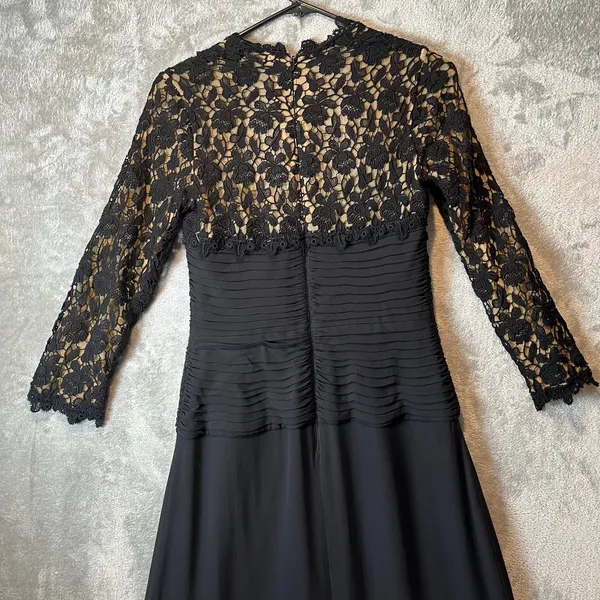 Tadashi Shoji Lace Floral Crepe Silk Gown Sz‎ 4 Formal Mother of The Bride Black - Image 6
